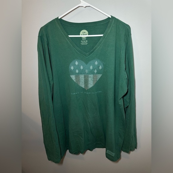 Life is Good Women’s Sz XXL Green Long Sleeve T-Shirt V-neck HEART TREE FLAG - Picture 1 of 7